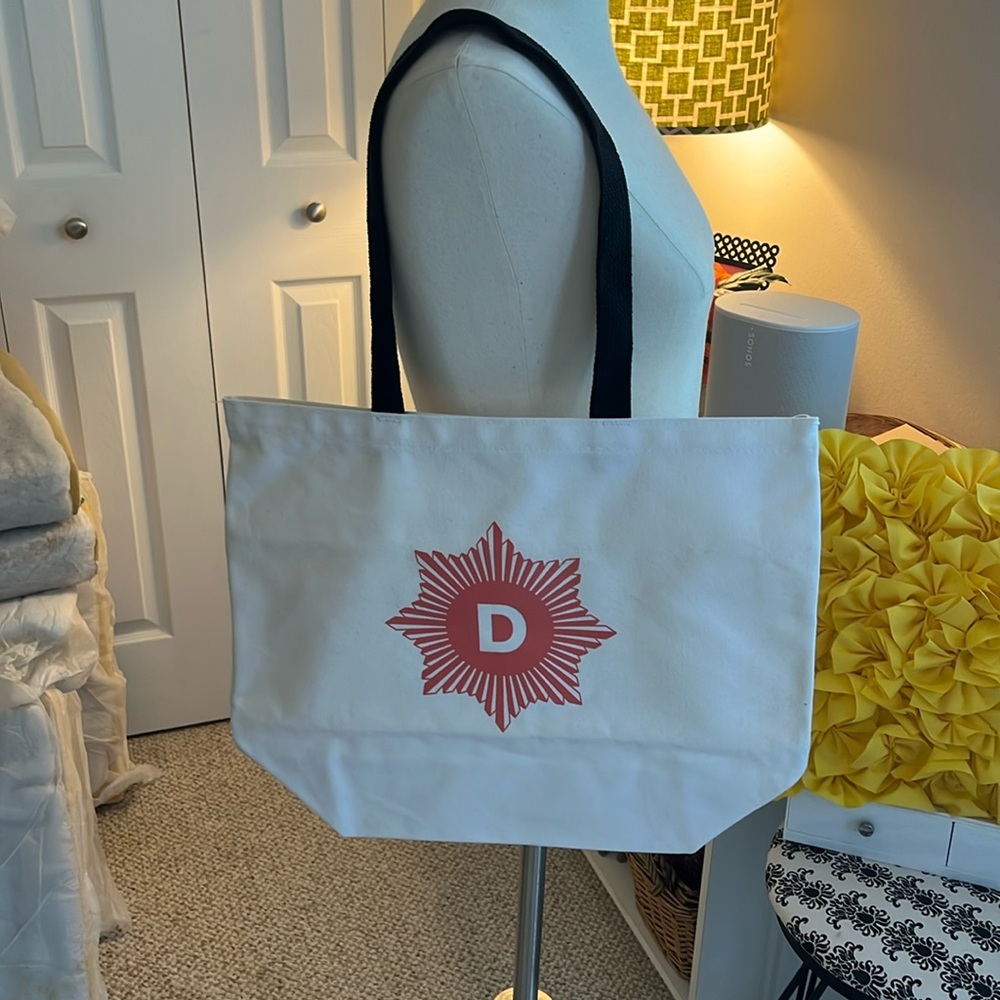 Tote bag
